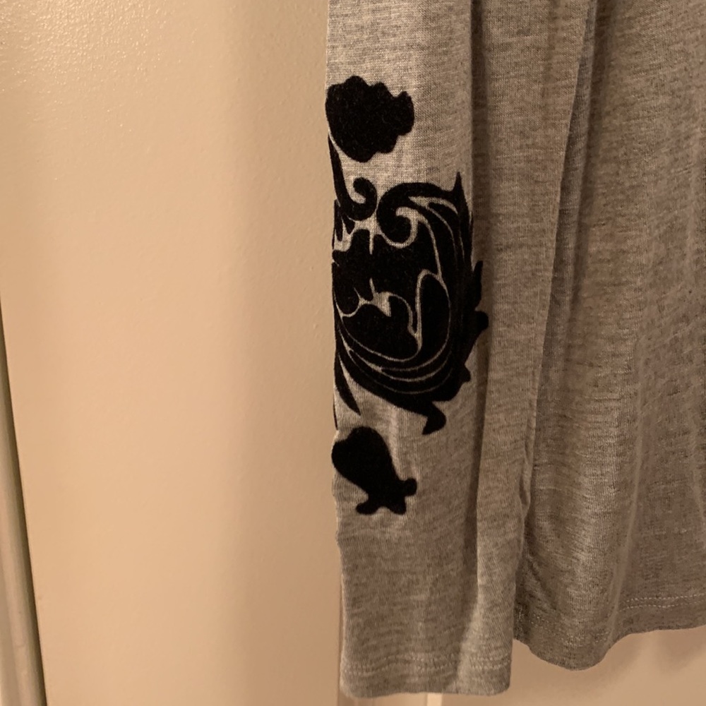 Nwot Cache Tee With Black Velvet Pattern - image 5